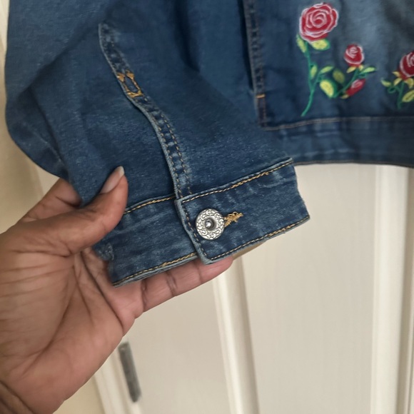 Baccini Embroidered Denim Jacket with Floral and Bird Design - Picture 5 of 8